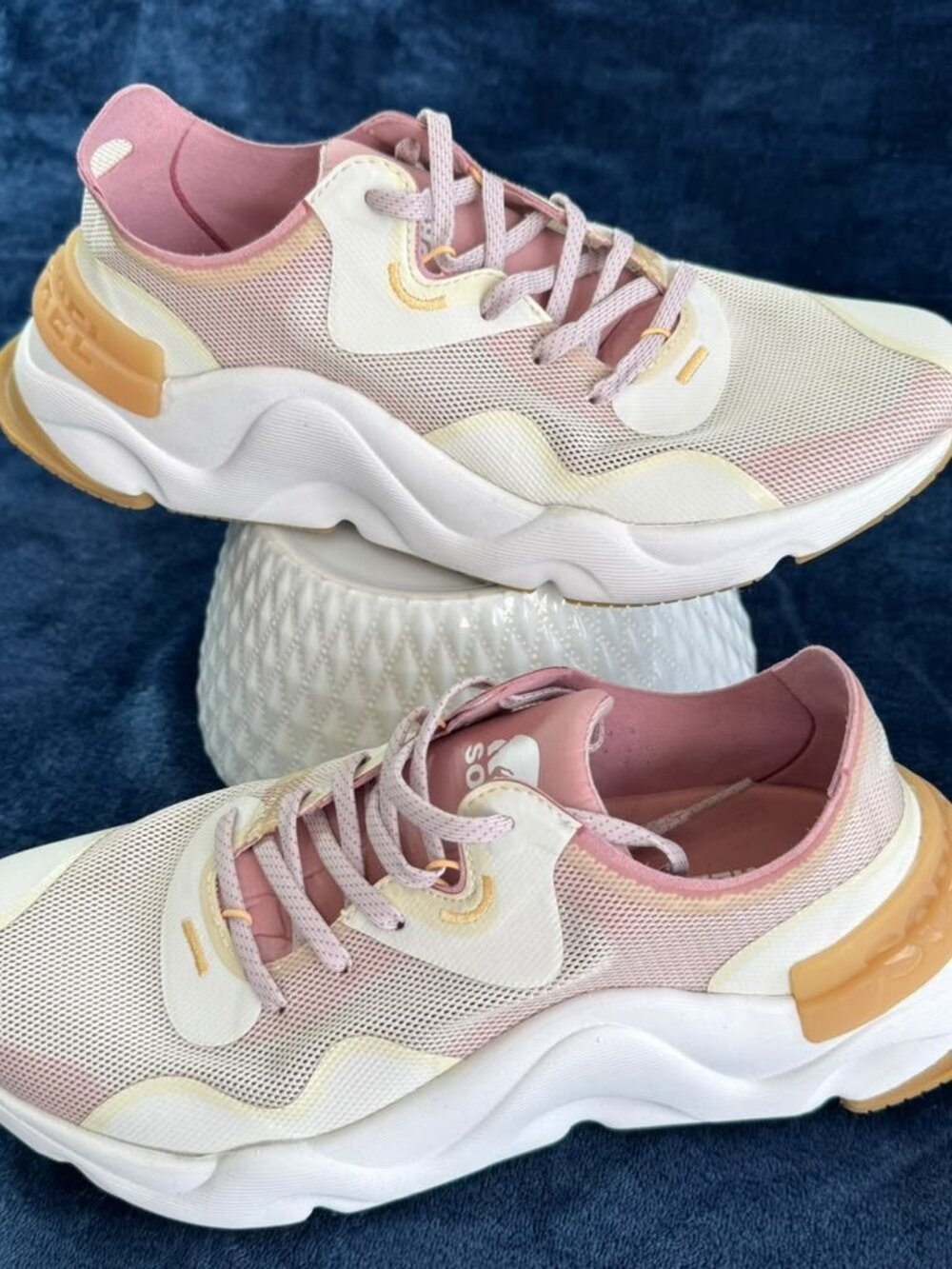 Sorel Kinetic RNEGD Float Shoes Women's 8.5 White Pink Training Sneakers Comfort